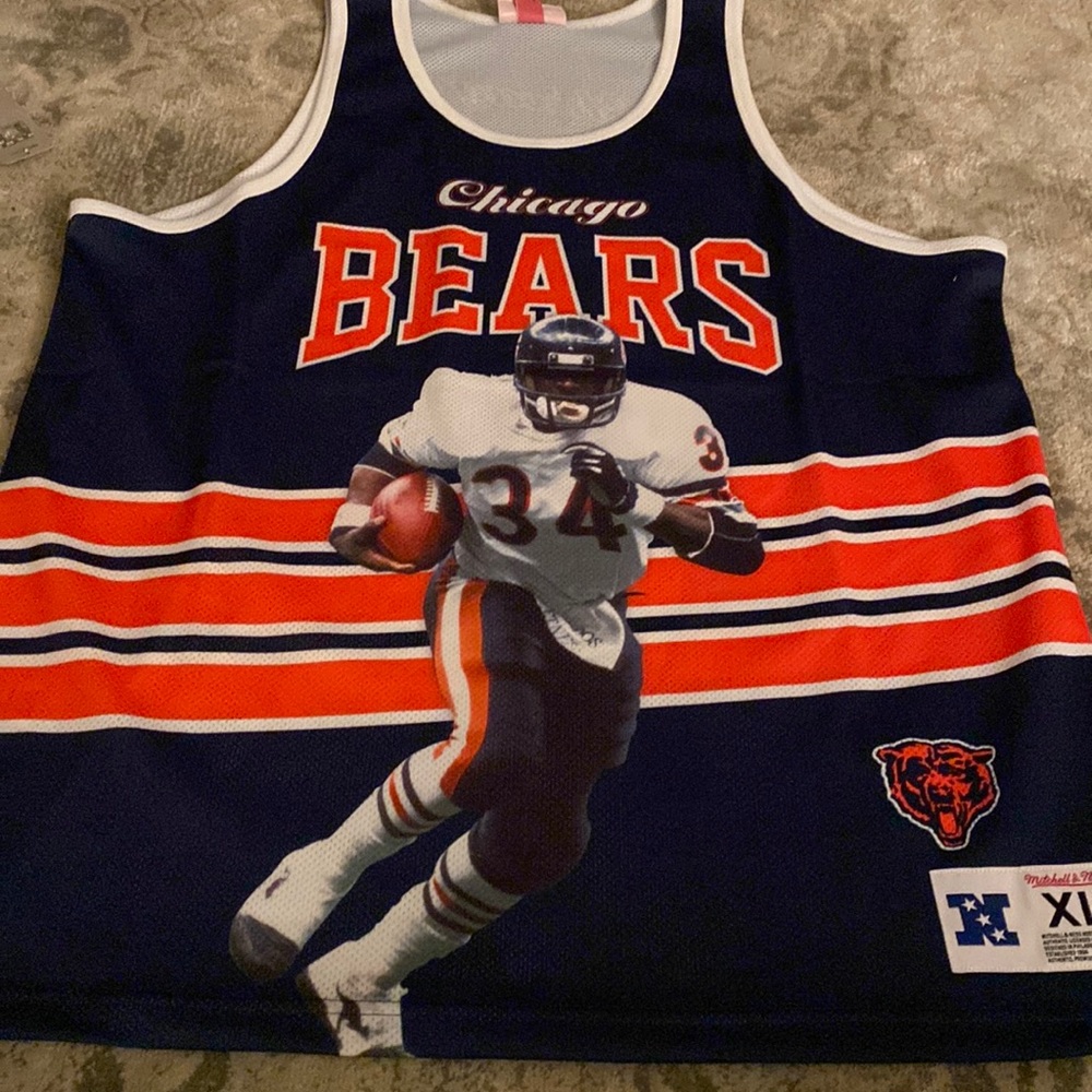 Men’s Mitchell & Ness NFL Throwbacks Chicago Bears Walter Payton Jersey XL